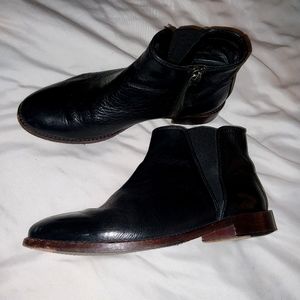 Johnston & Murphy Black Leather Booties